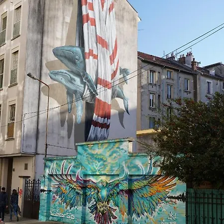 Plein Centre Avec Garage, Piscine Et Gardien *