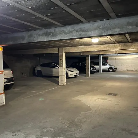 Plein Centre Avec Garage, Piscine Et Gardien
