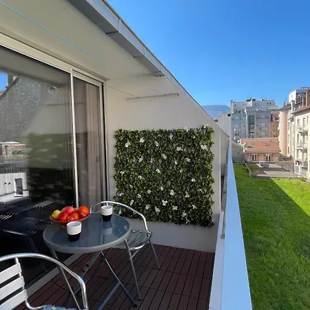 Plein Centre Avec Garage, Piscine Et Gardien *